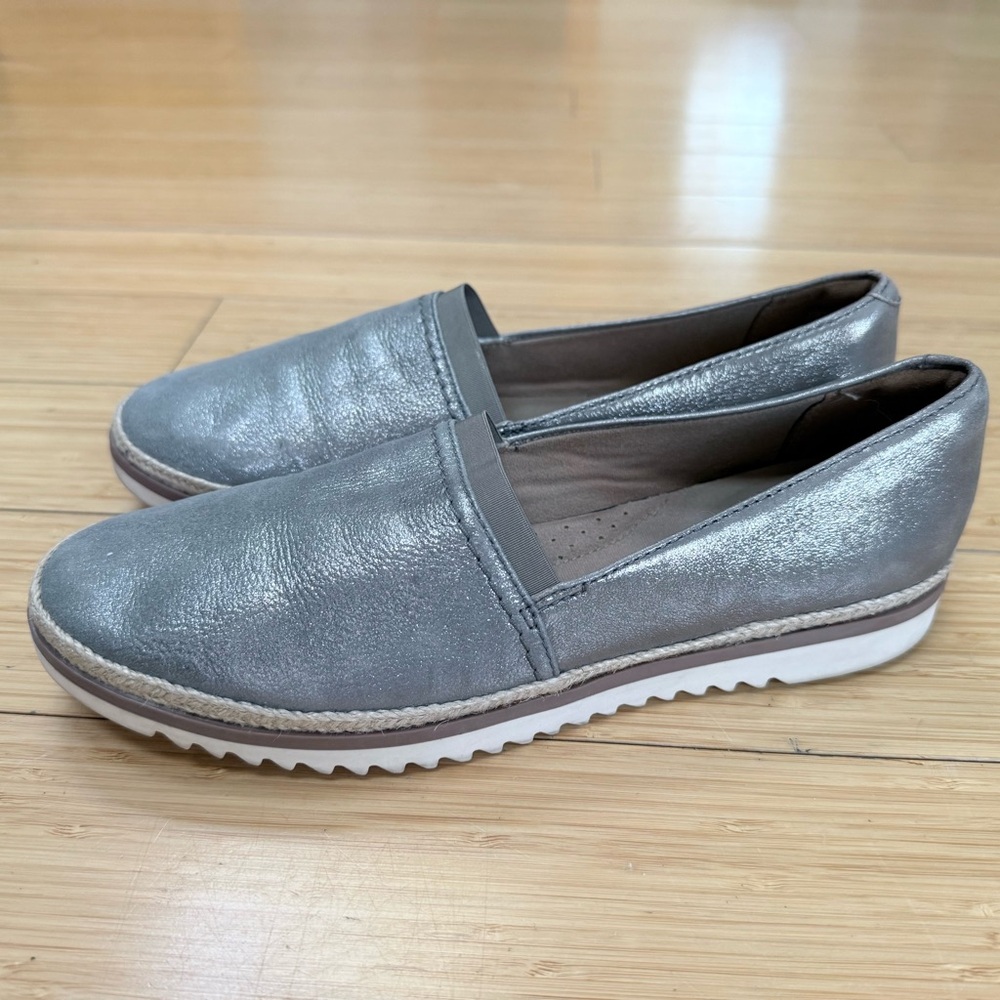 Clarks Metallic Grey Slip-On Loafers, women’s 8.5 - Picture 8 of 9